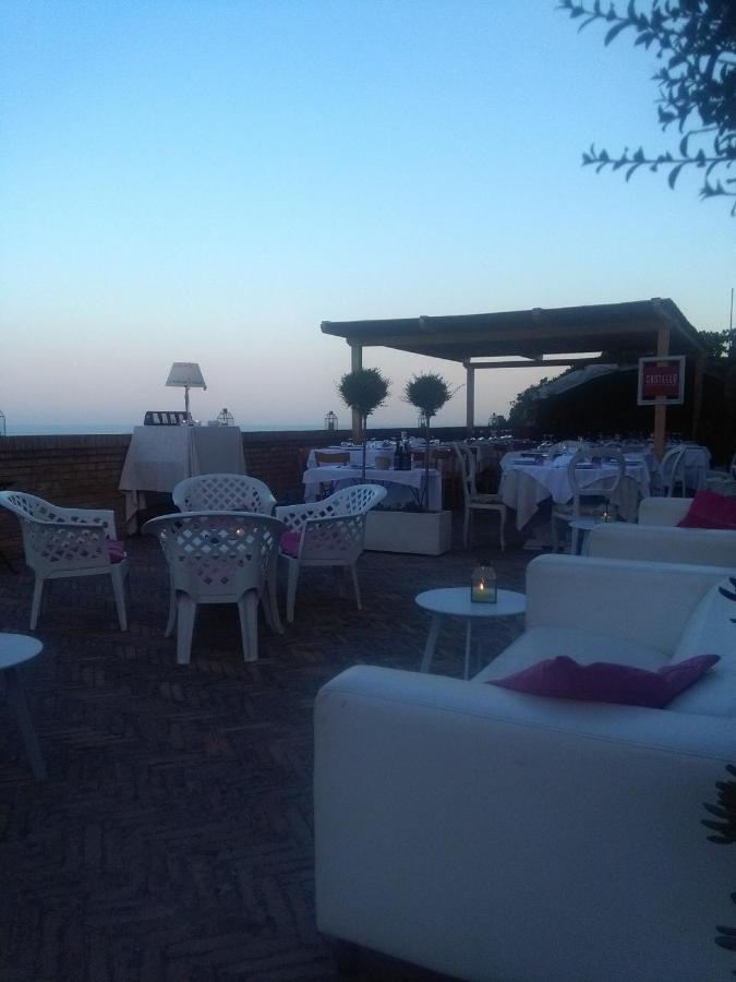 Castello - Solo Pernotto Hotel Cupra Marittima Kültér fotó